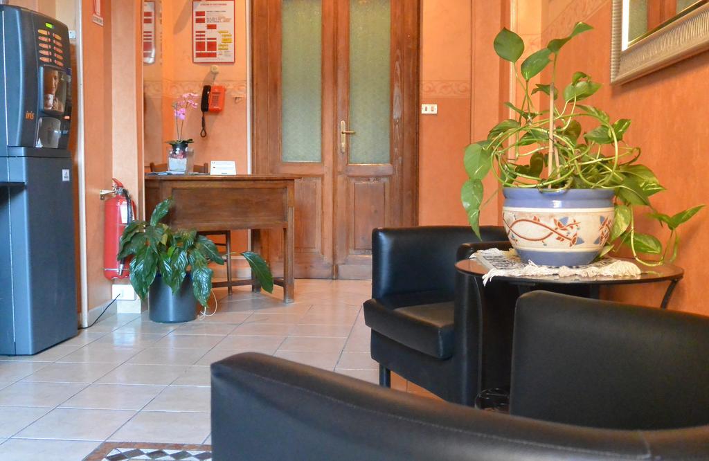 טורינו Hotel Azalea מראה חיצוני תמונה